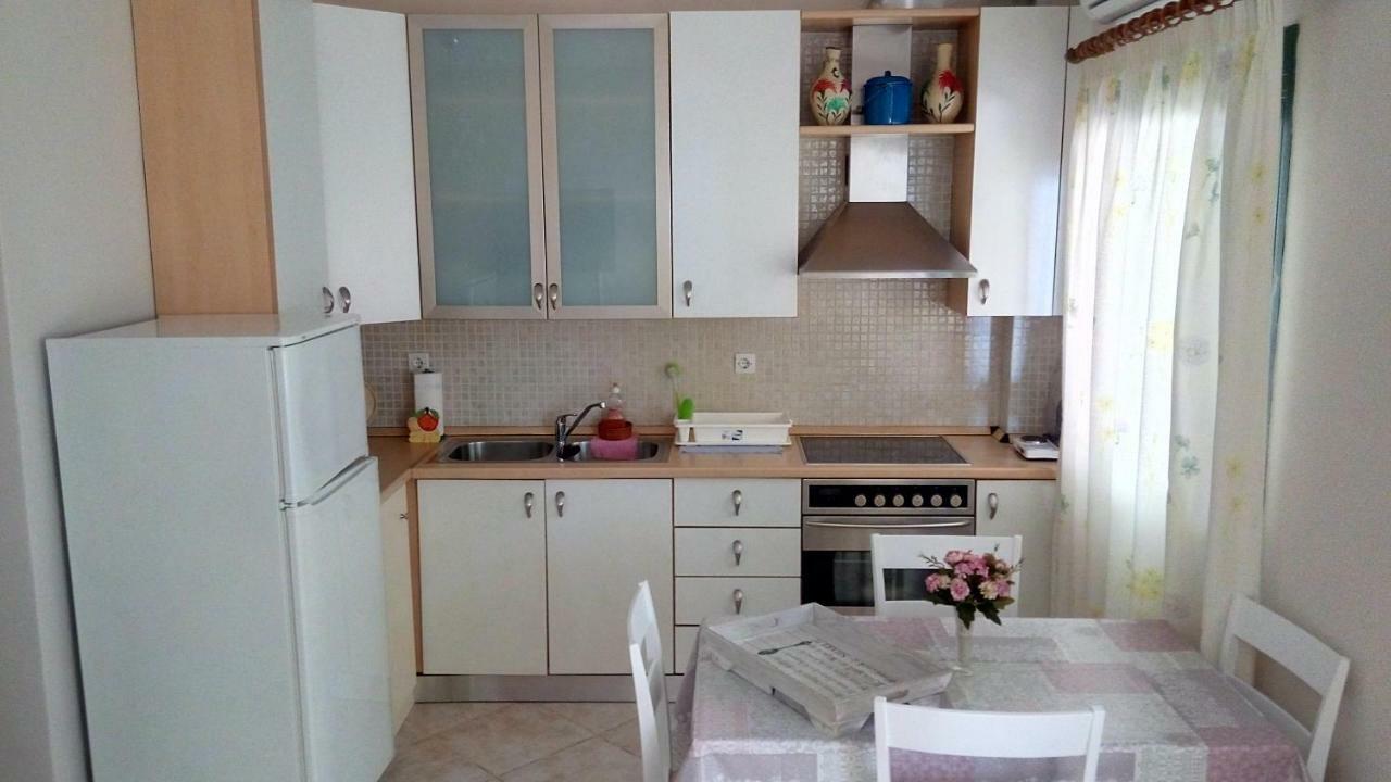 Cute Maisonette No2 On Coastal Sidewalk Нікіті Екстер'єр фото